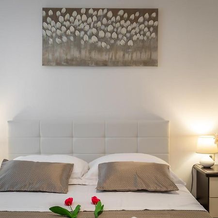 Studio Apartment La Luna Σπλιτ Εξωτερικό φωτογραφία